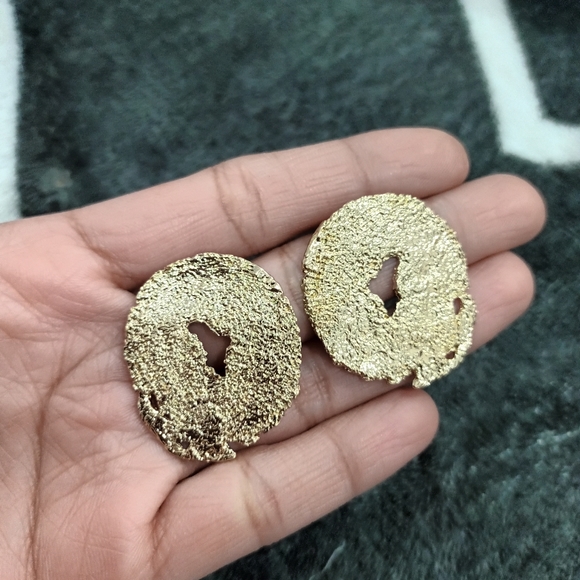 Antique gold ear stud - Picture 3 of 4